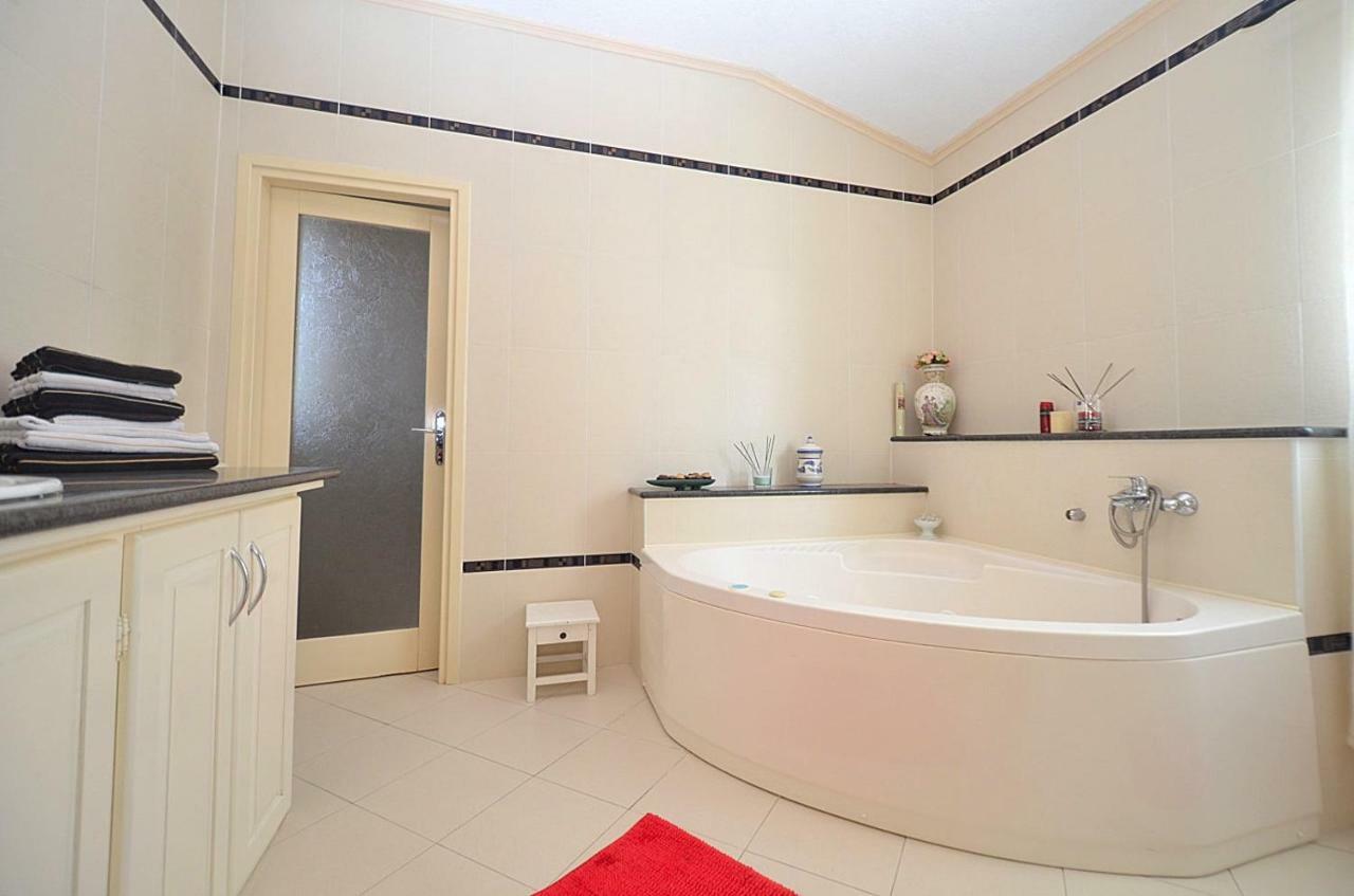 Holiday Home Sverko Novigrad Istria Exterior foto